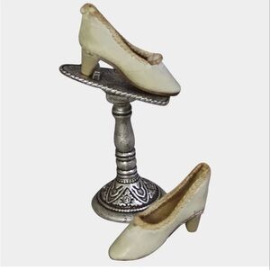 Sweet Romance Miniature Metal Doll Sized Shoe Stands (2) Gold & Silver